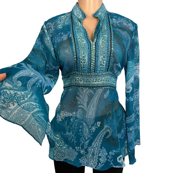 3/$25🌸 The(in)shop Y2K Blue Flare Sleeve Beaded Blouse - Picture 2 of 8